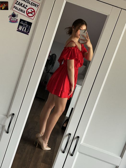 czerwona sukienka