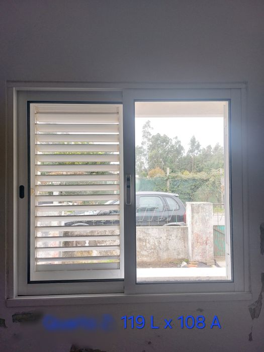 Janelas em alumínio com vidro duplo de correr