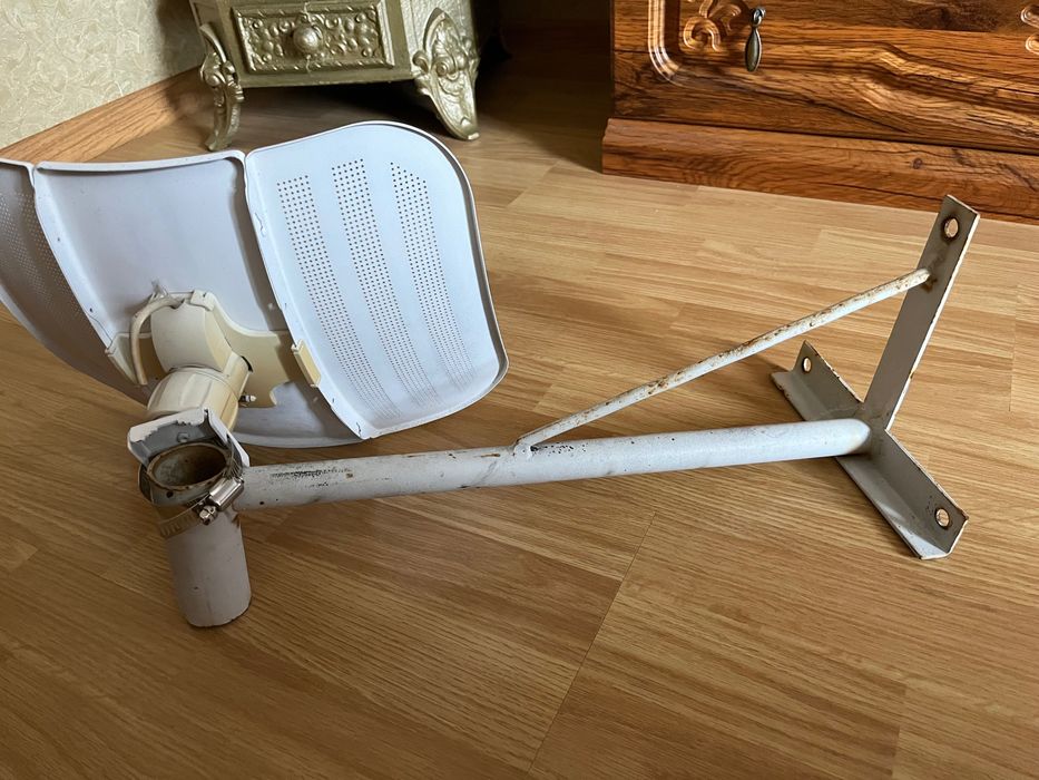 Антена Ubiquiti LiteBeam M5 (LBE-M5-23) з кронштейном і PoE адаптером