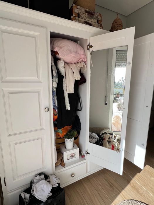 Guarda vestidos 3 portas em madeira maciça