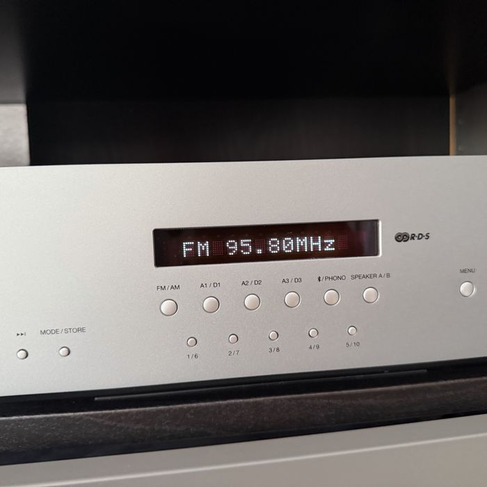 Amplificador Hi Fi Cambrigde Audio AXR 100
