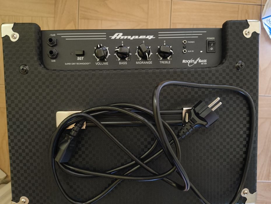 Ampeg RB-108 Bass Combo 30W 8"