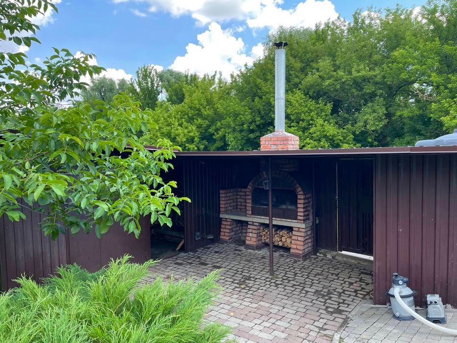 Продам уютный дом 246 м2 со своим выходом к речке в Новоалександровке