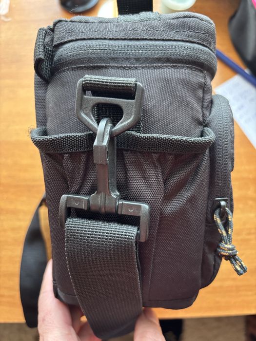 ОТЛИЧНЕЙШАЯ сумка для фотокамери LOWEPRO Adventura TLZ 25 Black