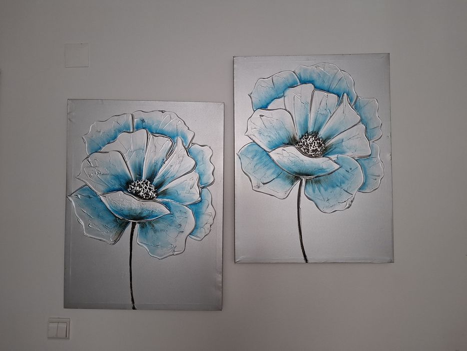 Vendo duas telas prateadas com azul 60x80cm