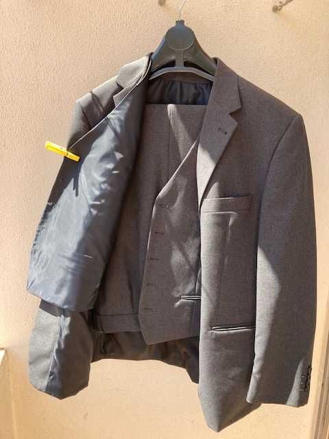 Fatos de homem completamente novos