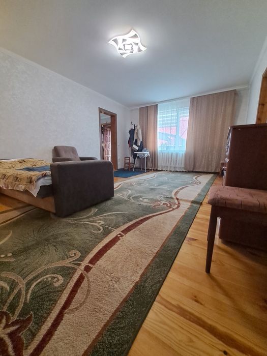 Продам  повноцінну частину будинку