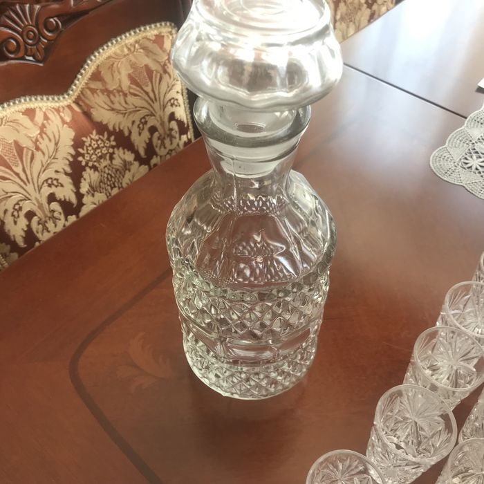 Кришталеві стакани і стопки