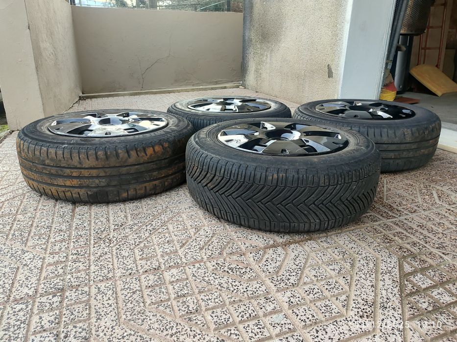 Jantes de Ferro 15'' com Pneus + Tampões Renault – Conjunto de 4