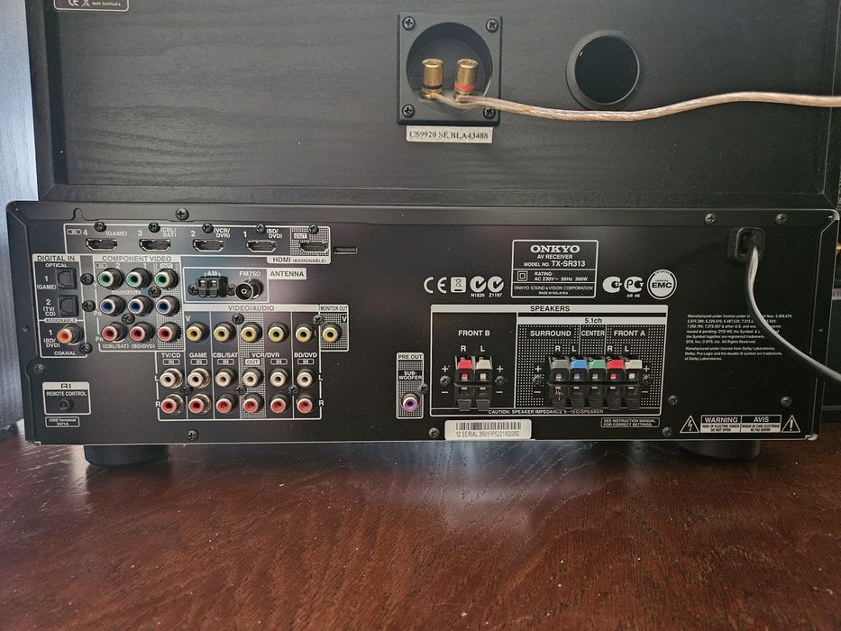 Kino domowe amplituner ONKYO głośniki M-audio 520 W