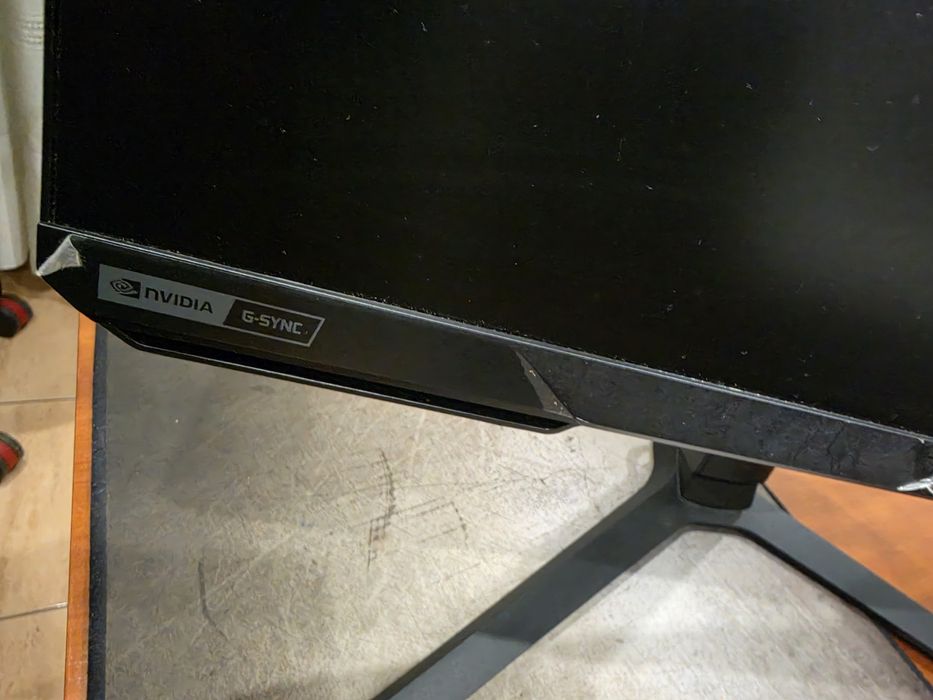 Monitor Samsung Odyssey G4 27" G40B IPS FHD 240Hz 1ms FreeSync Premium G-Sync