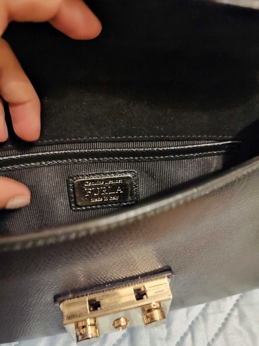 Mala Furla (verdadeira; contém embalagem, adquirida na loja samsonite)