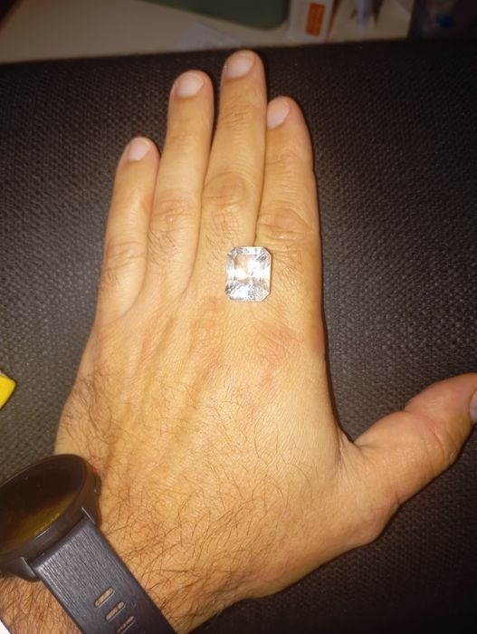 Quartzo Natural 21 Cts - Lapidação "Flor" - Gema Gigante