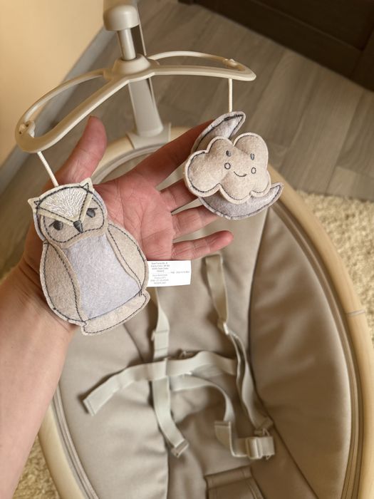 Продам заколисуючий центр Maxi Cosi Cassia