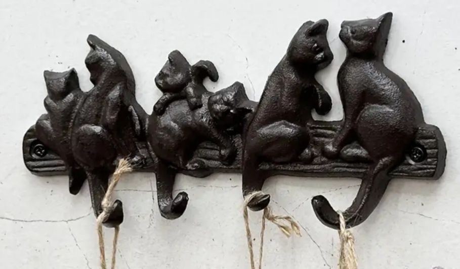 Cabide de Ferro com Gatos