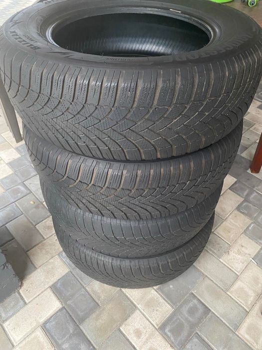 Шини  R-17/235/65 BRIDCESTONE зима