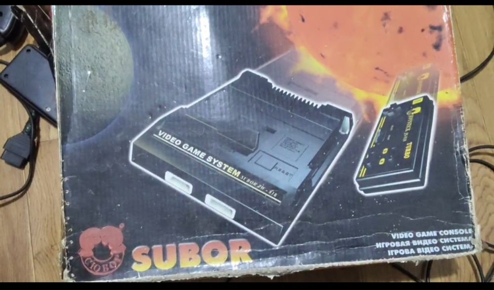 Продам две консоли SUPER NINTENDO одна и вторая хз название