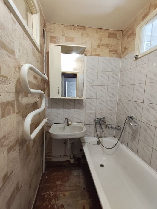 Продам 3к квартиру на Кн. Романа. 57 м.кв.