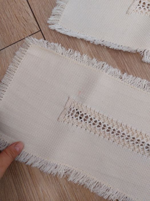 2 sztuki serwetek makatek prl vintage beżowe kremowe 49,5 cm x 17 cm