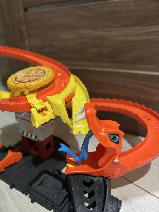 Трек хот вілс атака кобри піцерія