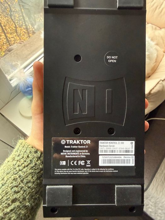 Контролер Native Instruments, Traktor Z1