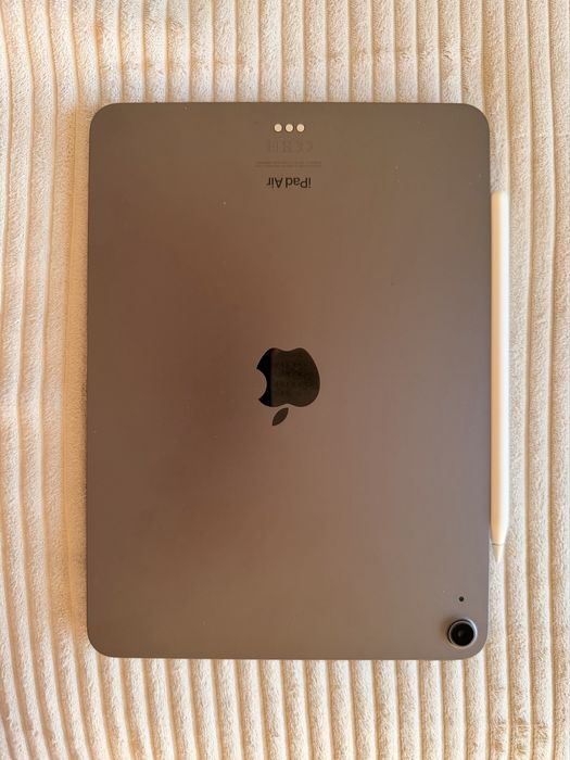 iPad Air 5 (2022) Wi-Fi 11’ 64 GB + Apple Pencil