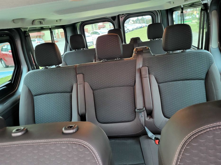 Wynajem busa 9 osobowego - oraz samochodów osobowych