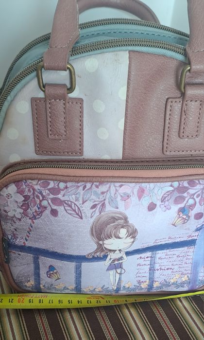 Carteira/ mala muito versátil, com alças de mão, alça comprida de ombr