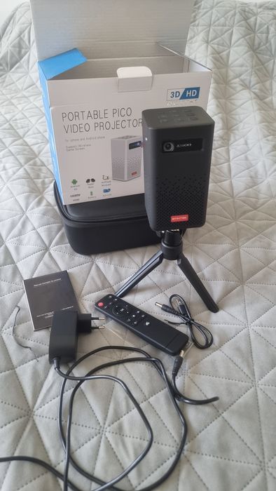 Міні-проектор Buintek P20 - портативний кінотеатр 4K

під Android