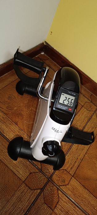 Bicicleta estática pequena