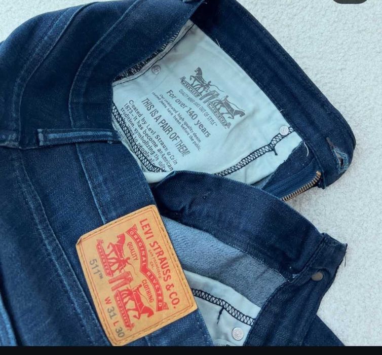 Продам джинси Levis
