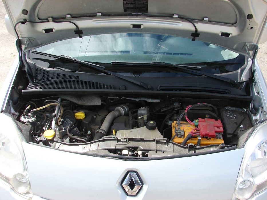 Renault Kangoo заводской пассажир 1.5 дизель механика 6-ст 2008 год