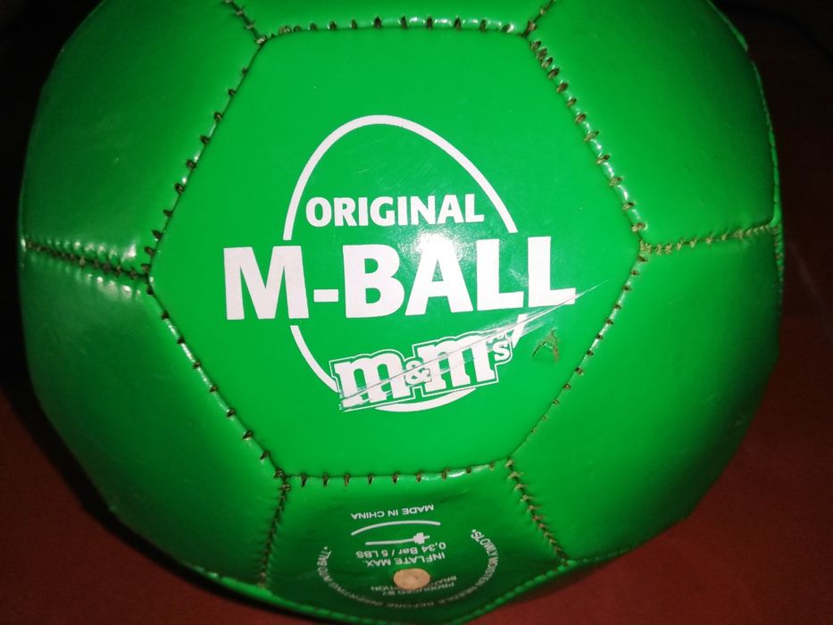 "Bola" M&Ms      .