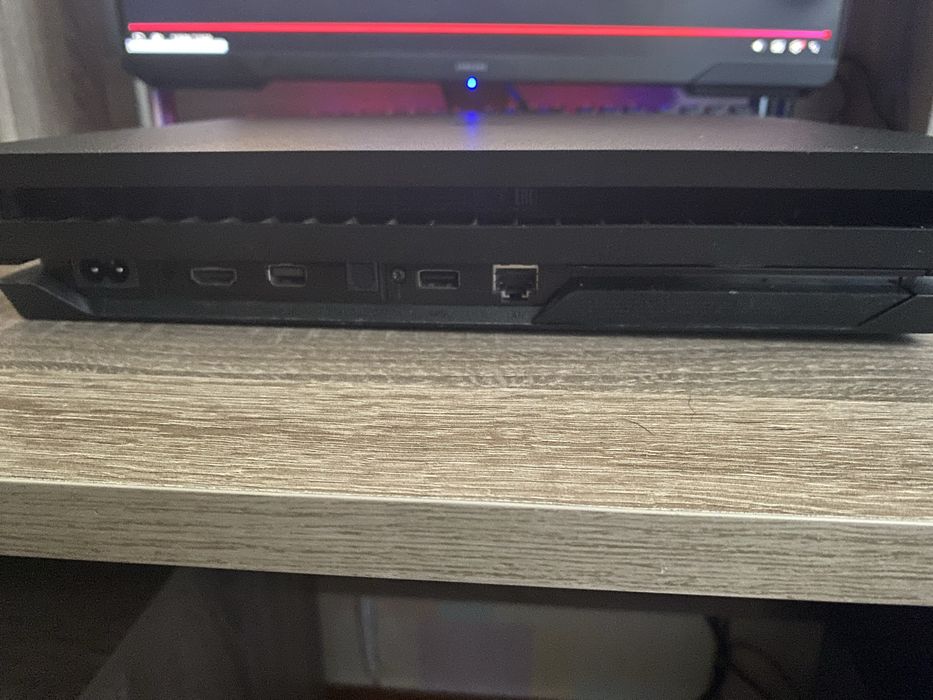 Playstation 4 pro 1TB