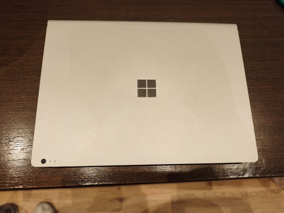 Microsoft Surface Book 2 – 13.5" | Intel Core i7