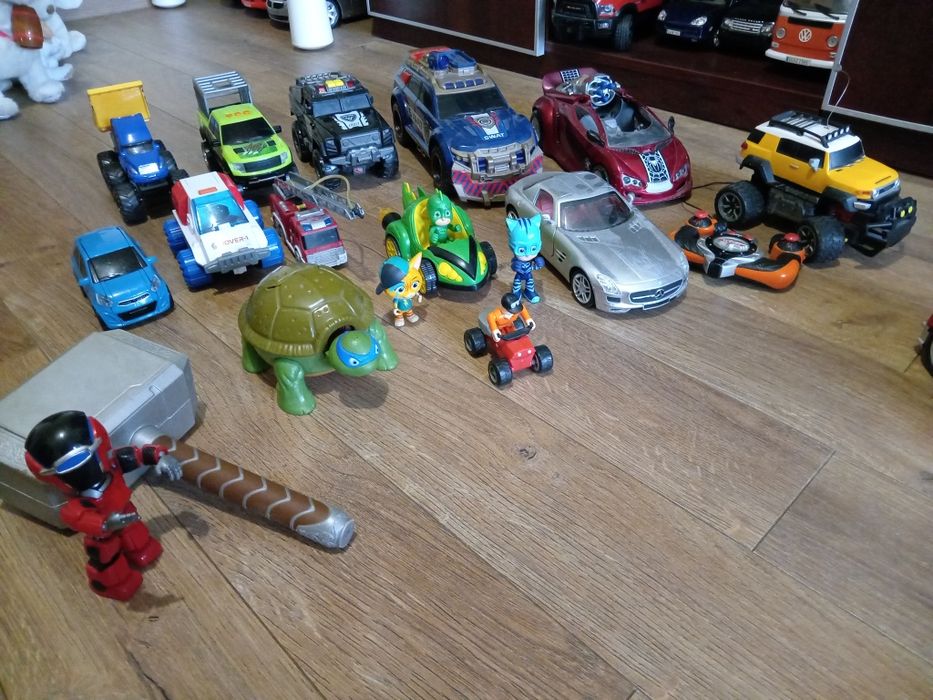 Машина модельки игрушки