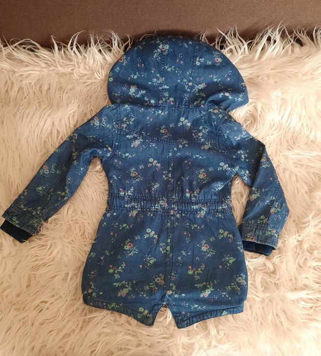 Джинсова куртка на дівчинку 110 зріст.