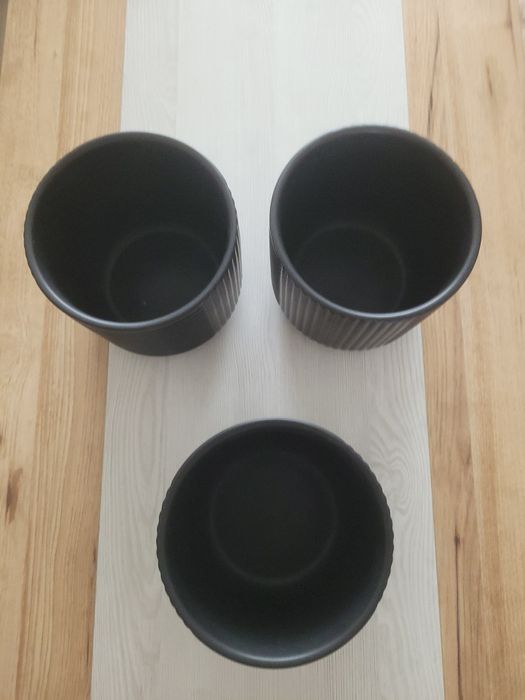 Doniczki czarne komplet