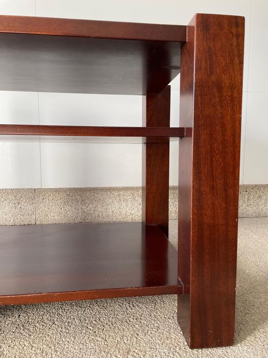 Mesa de madeira mogno maciço