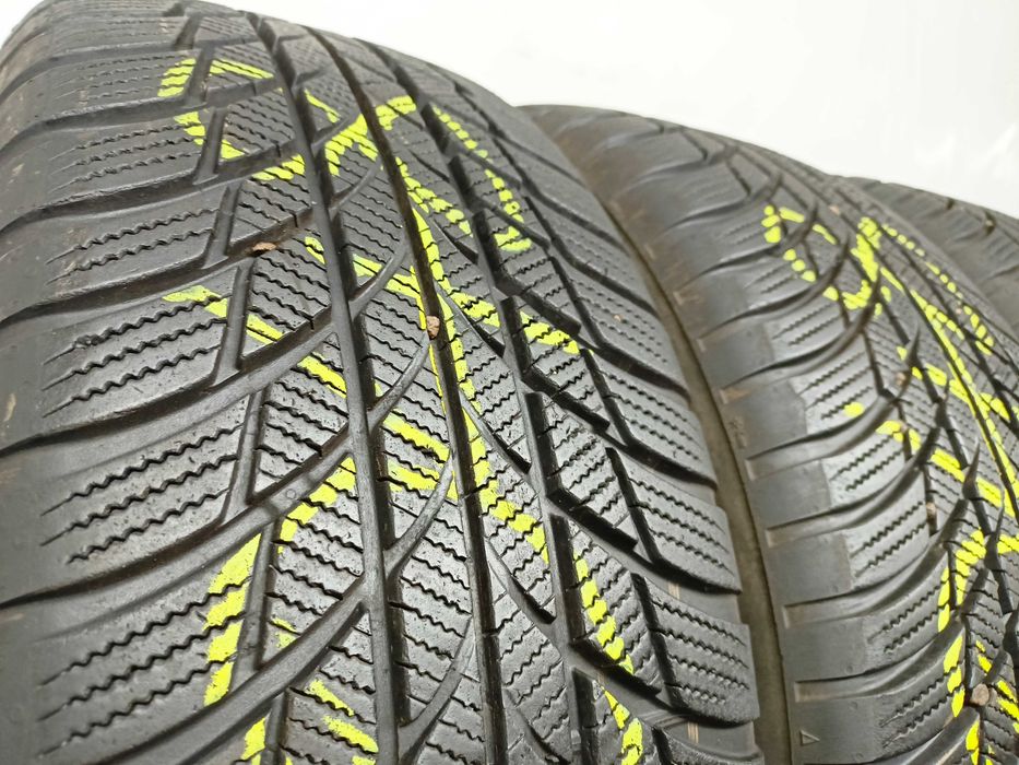Bridgestone Blizzak LM001 205/60/16 18r. 92H 2x6,8mm 2x6,6mm (4048)