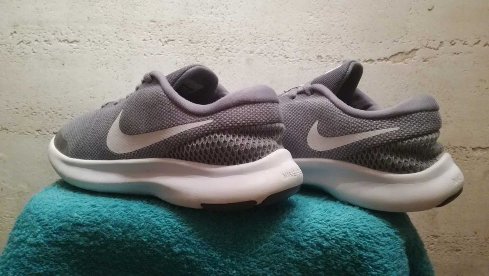 Buty do biegania NIKE FLEX EXPERIENCE 7 r.39 stan bardzo dobry