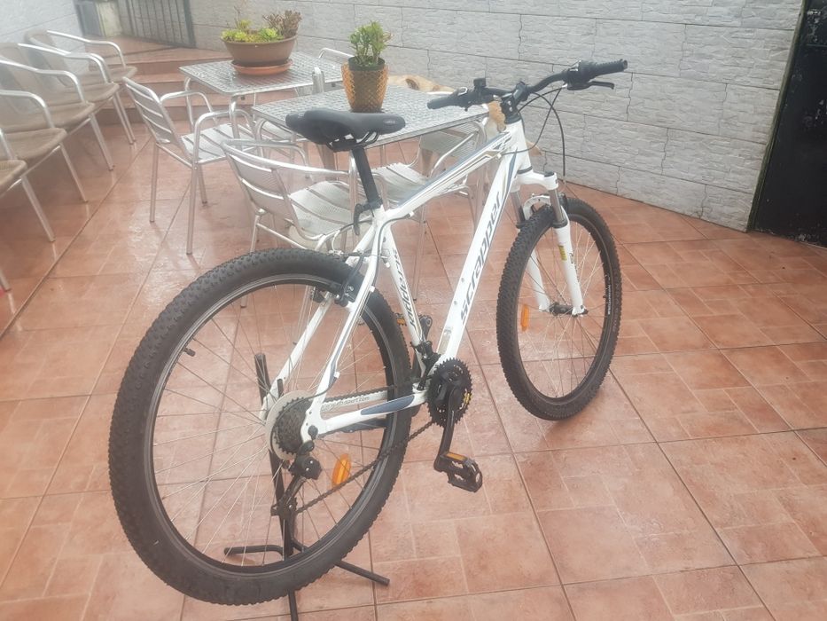 Bicicleta de adulto roda 27.5 impecável