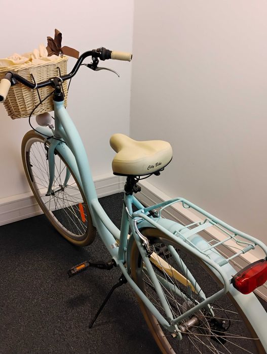 Damski Rower miejski Goetze z koszykiem