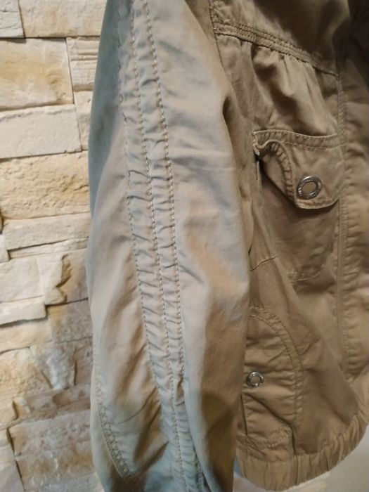 Kurteczka damska beżowa Stradivarius