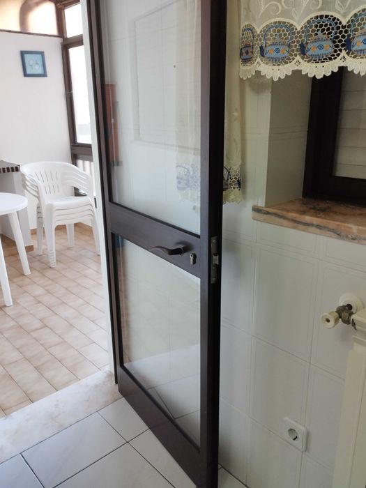 Porta alumínio castanho
