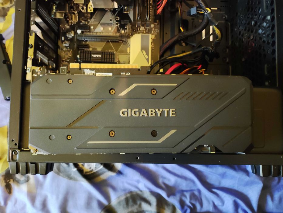 komputer stacjonarny z i3-9100f gtx1660 16 gb ram pref. odb. osobisty