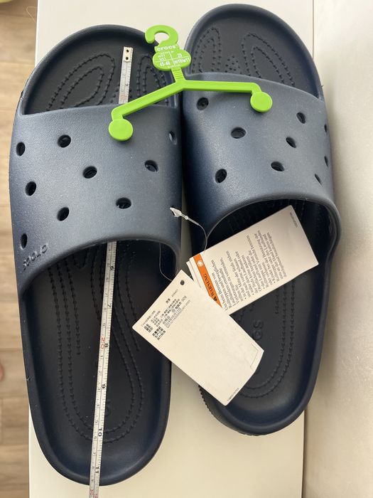 Продам оригінальні шльопанці crocs