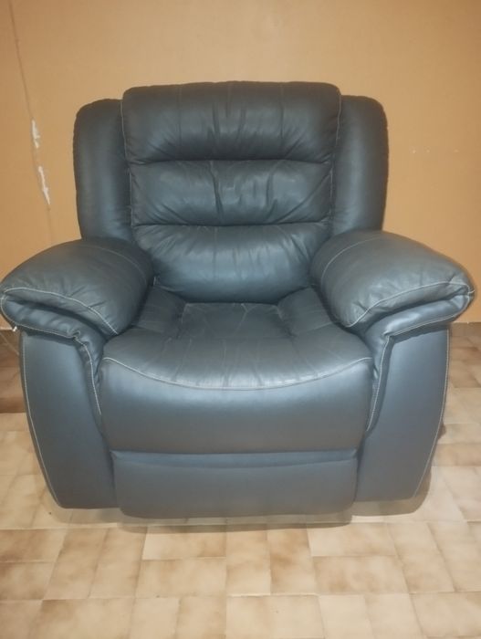 Sofá extensível em pele