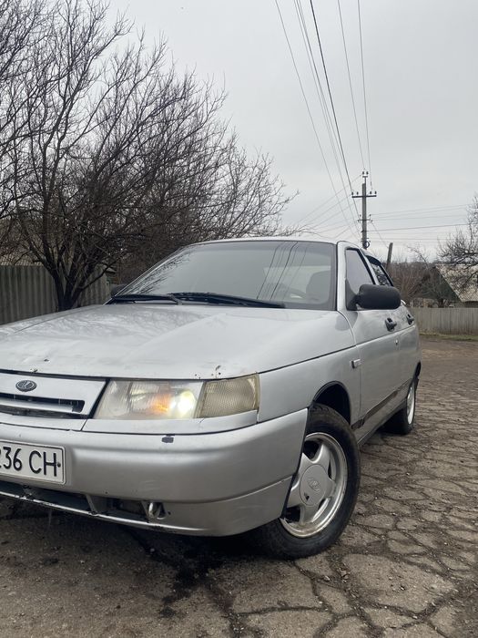 Продам 2110 в хорошэм сотояние на полном ходу 8 клап инжэктор