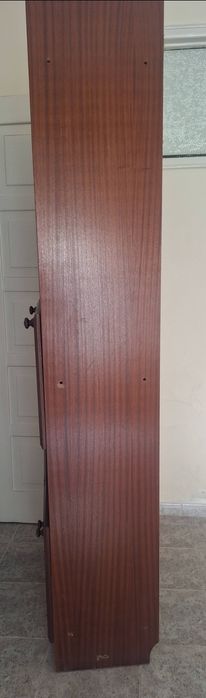 Movel castanho varios usos